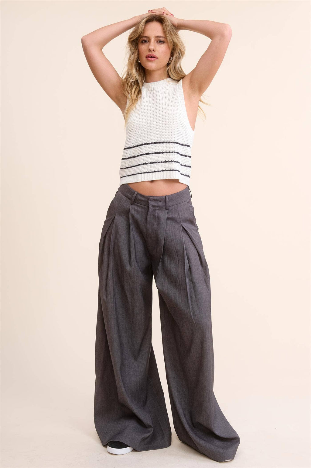 Low Waist Wide Leg Pleated Trouser
