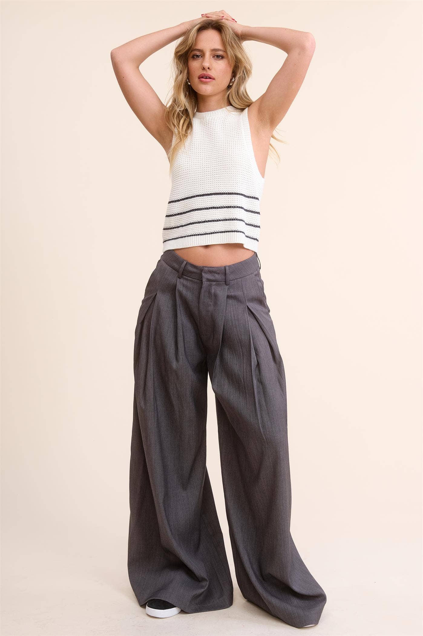 Low Waist Wide Leg Pleated Trouser