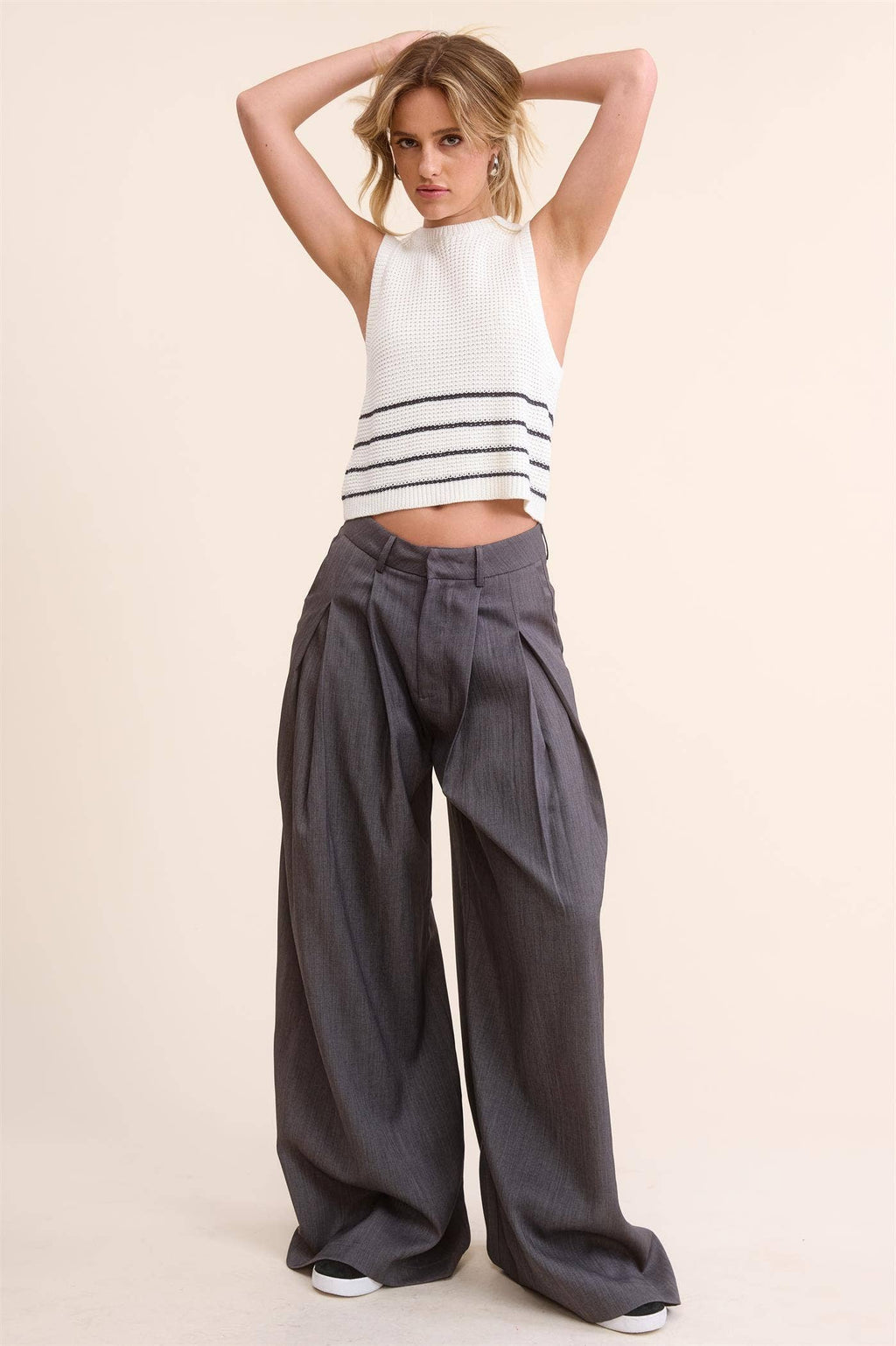 Low Waist Wide Leg Pleated Trouser