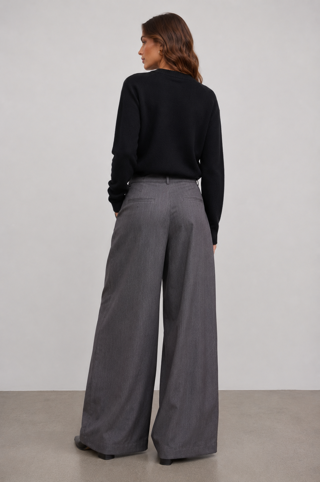 Low Waist Wide Leg Pleated Trouser